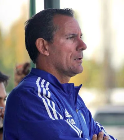 Walter Conna sigue trabajando en Rivadavia Hockey.