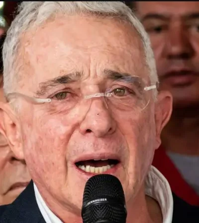 El referente de la derecha latinoamericana está vinculado a grupos paramilitares responsables de sicariato.