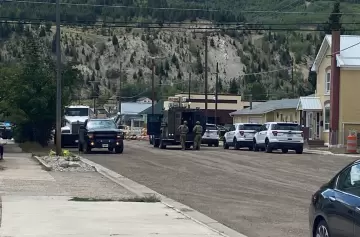 Tiroteo y perpetrador en fuga en la localidad de Anaconda