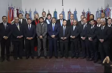 La realidad tiene que impulsar un juego político honesto y eficaz