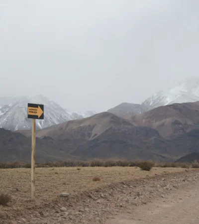 Guías para acceder al lugar de la audiencia./