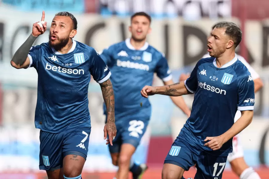 Racing le ganó a Riestra y pasó a cuartos de final,