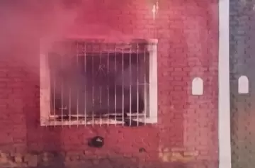 Murió un hombre de 70 años al quedar atrapado en el incendio de su casa