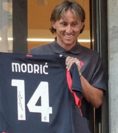 Luka Modric con su nueva casaca