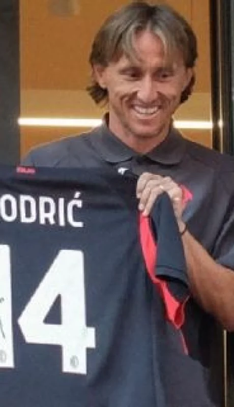 Luka Modric con su nueva casaca