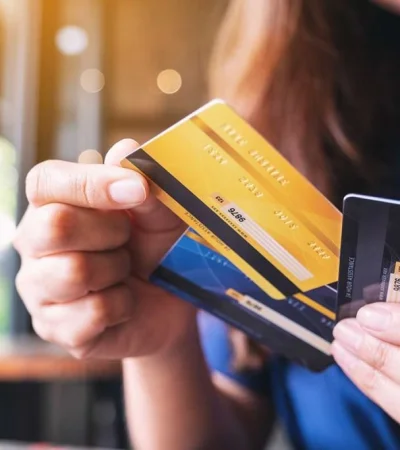 La tarjeta de crédito supera al débito y vuelve el consumo en cuotas