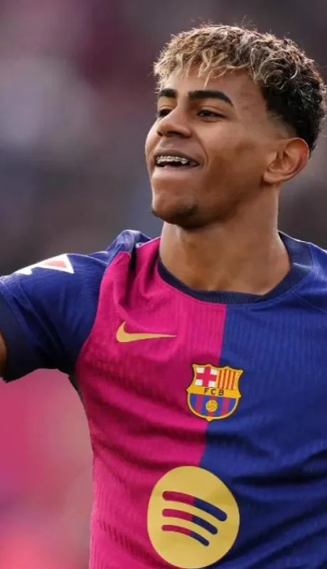 Lamine Yamal y Nicki Nicole fueron vinculados por la prensa española luego de coincidir en una fiesta en Barcelona.