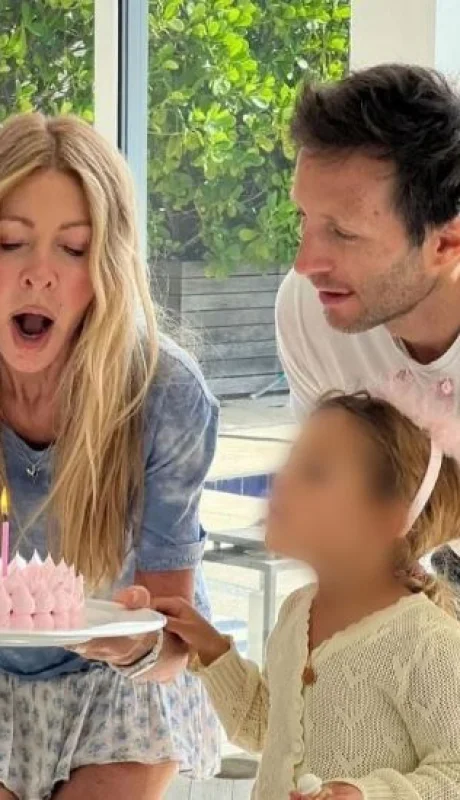 Cris Morena junto a su hijo y su nieta.