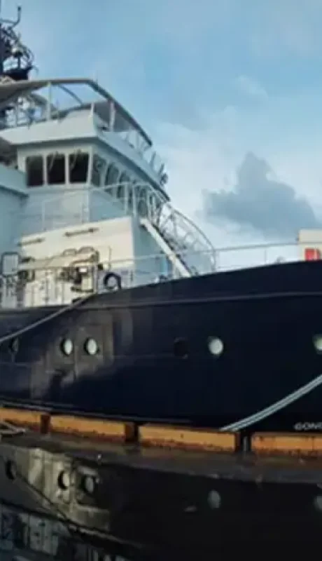 El buque de investigación Falkor (too) se encuentra equipado con tecnología innovadora para explorar en las profundidades de los océanos.