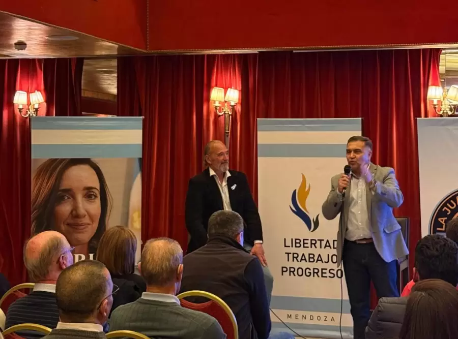 Rodolfo Escobar, apoderado del nuevo partido político