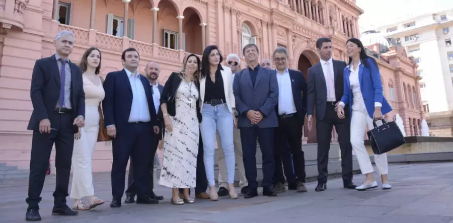 La Libertad Avanza en pleno