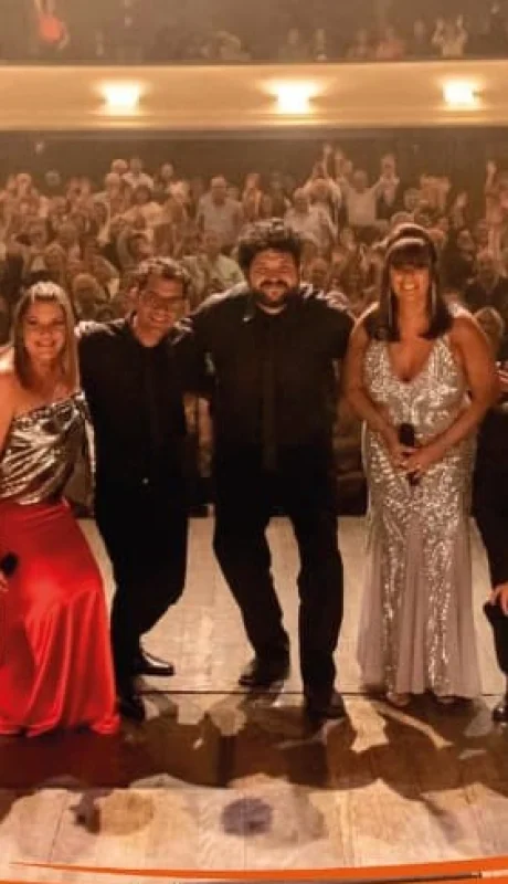 El Independencia se puebla de boleros