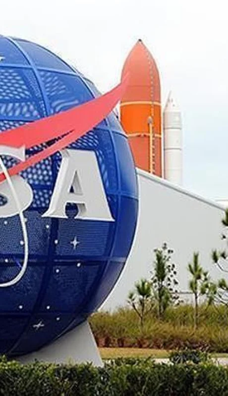 La NASA apura sus planes para regresar a la luna, pero no para explorarla, sino para conquistarla.