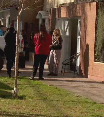 El barrio está conmocionado por el terrible crimen de Lomas de Zamora. (Foto: gentileza TN)