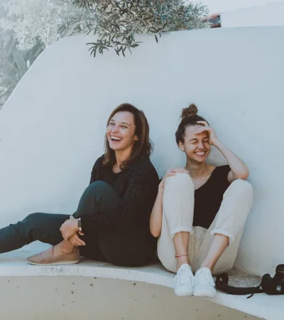 El deseo de reconectar con viejas amistades es común, muchos evitan hacerlo por inseguridad,