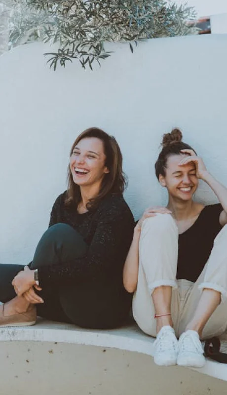 El deseo de reconectar con viejas amistades es común, muchos evitan hacerlo por inseguridad,