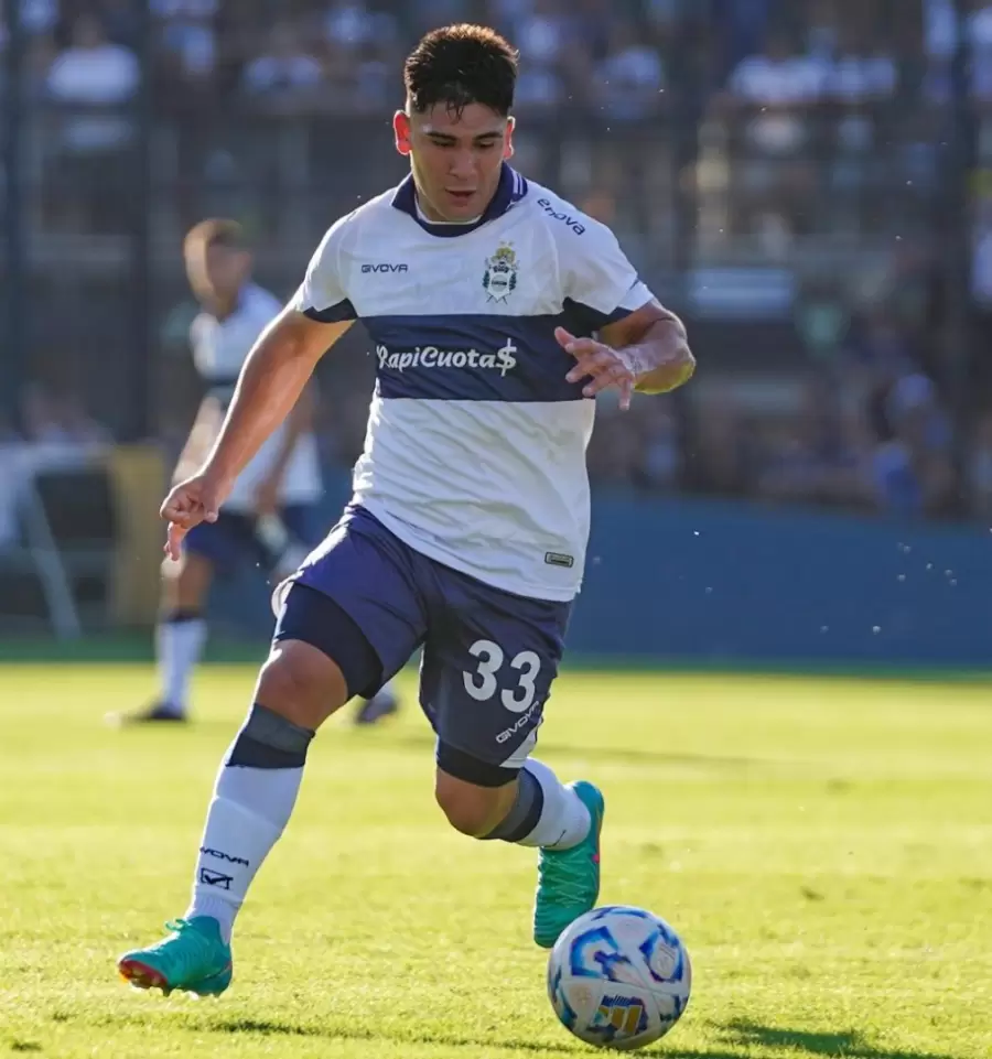 Juan Manuel Villalba jugará ante el Tomba.