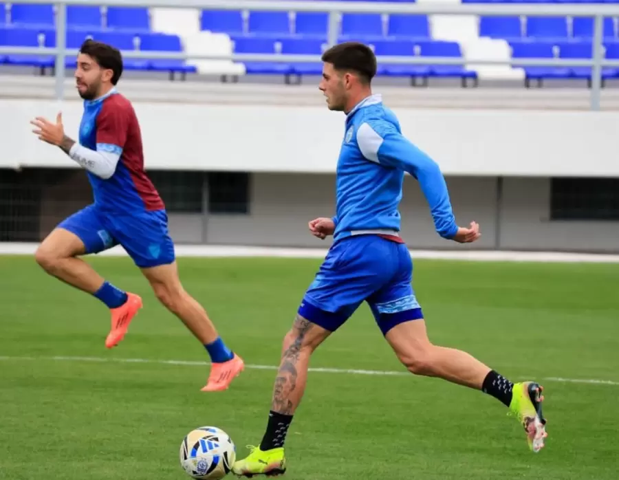 Maxi Porcel lucha por un puesto.