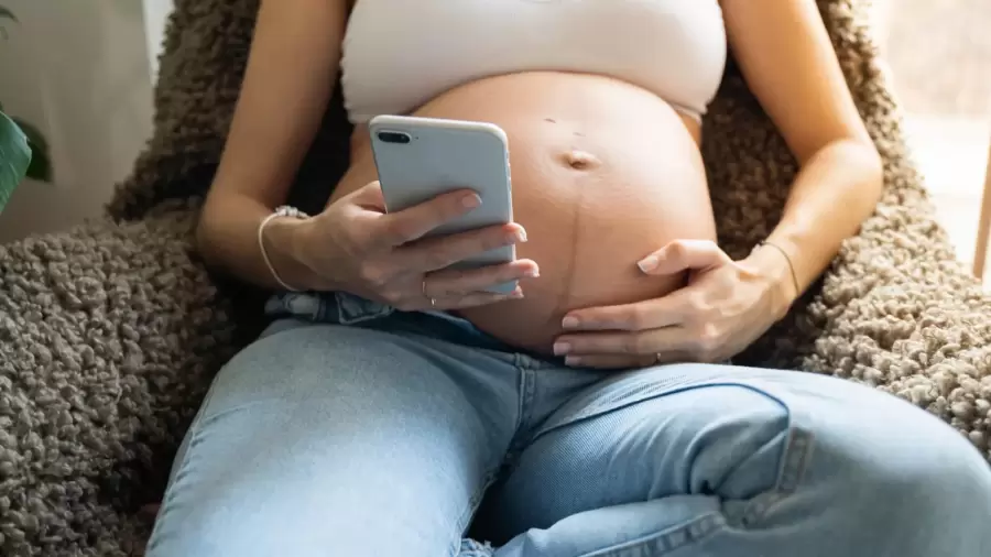 La intención, en palabras de la legisladora, es humanizar el trato hacia las madres" (S. M. Haczuk)