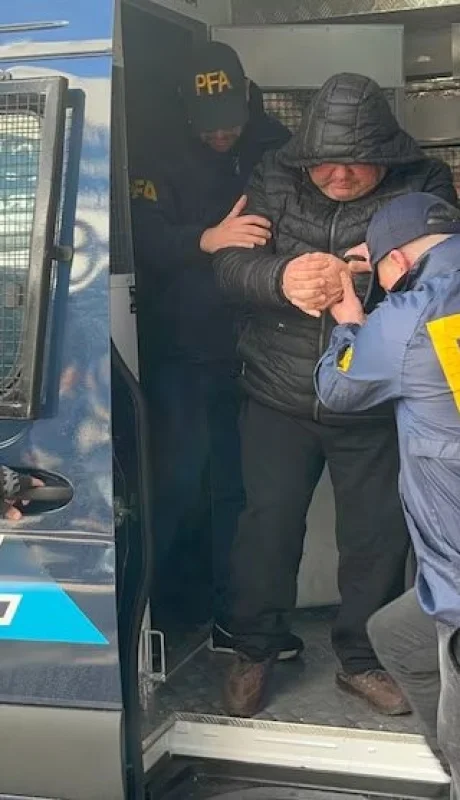 La adolescente de 15 años fue hallada sana y salva. Un hombre de 43 años fue detenido en Ciudadela.