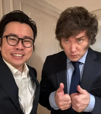 El supuesto CEO de KIP Protocol, "Julián Peh", con el presidente Milei.