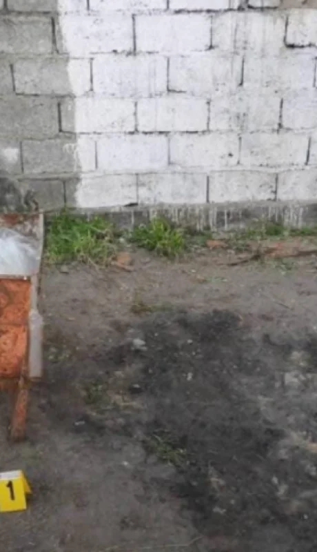 El patio de la casa del horror, donde ya encontraron pruebas que serían contundentes contra Jurado. (Foto: web)