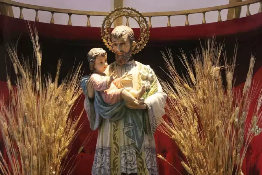 Nacido en Italia, Cayetano dejó las riquezas de su familia para ayudar a la Iglesia y a los más necesitados.