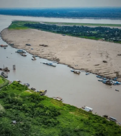 La isla Santa Rosa surgió a mediados del siglo pasado y es un inesperado foco de conflicto entre las dos naciones vecinas.