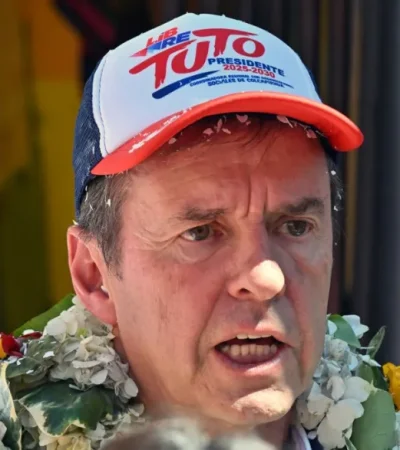 El candidato de 65 años dijo que promoverá un cambio de todas las leyes en caso de ser electo.