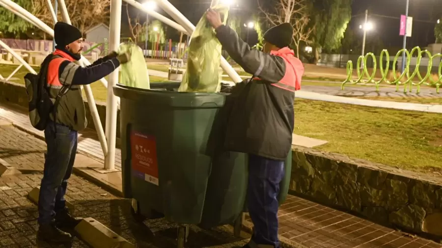 Se incorporaron 25 nuevos cestos de residuos de 25 litros.