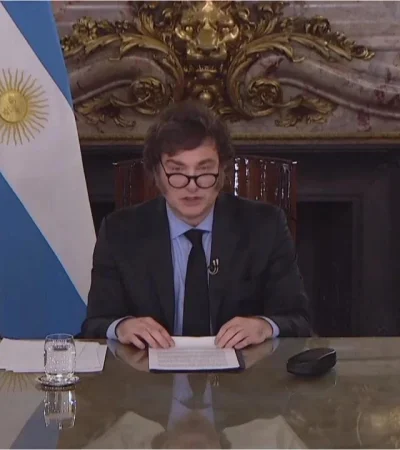 Los políticos emitieron sus opiniones/