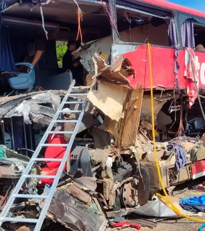 Tragedia en Mato Grosso: 11 muertos tras el choque entre un camión y un colectivo