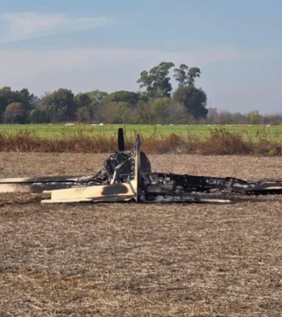 Avioneta incendiada.