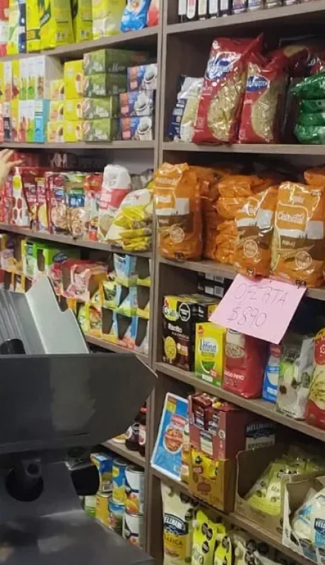 La paradoja del consumo: los shoppings se llenan pero las ventas de comida no paran de caer