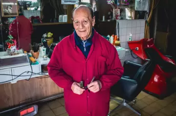 Carlos Luffi, el peluquero más longevo de Mendoza: 91 años de pasión y arte