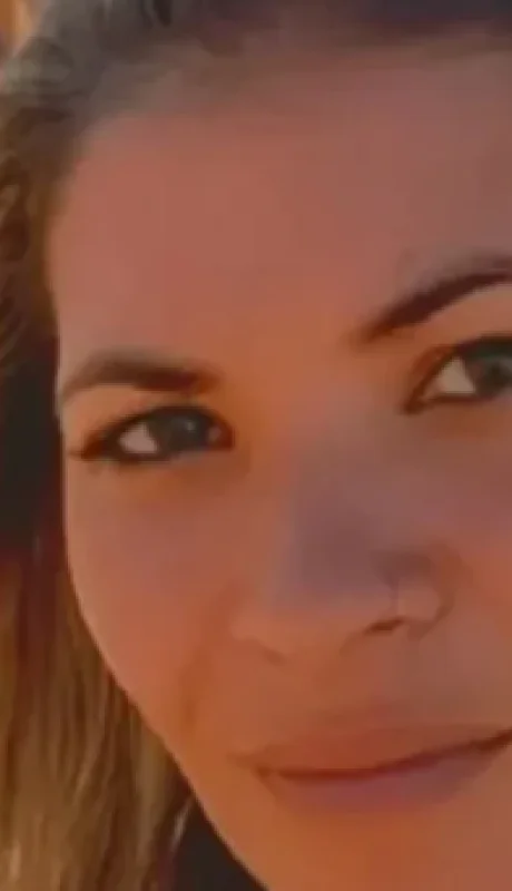 María Florencia González, de 37 años, fue asesinada mientras caminaba en pleno Rosario y ahora investigan si fueron atacados por error.