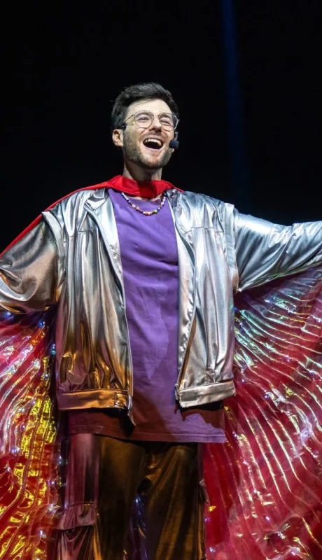 Hola Pablo presenta su nuevo show "Universo +30": risas y nostalgia en el Teatro Plaza