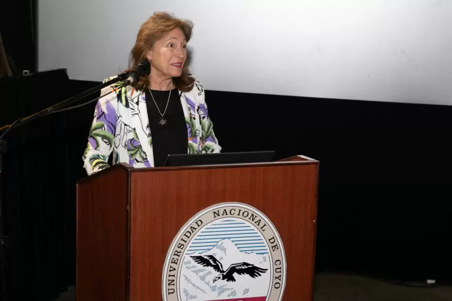 Rectora Esther Sanchez