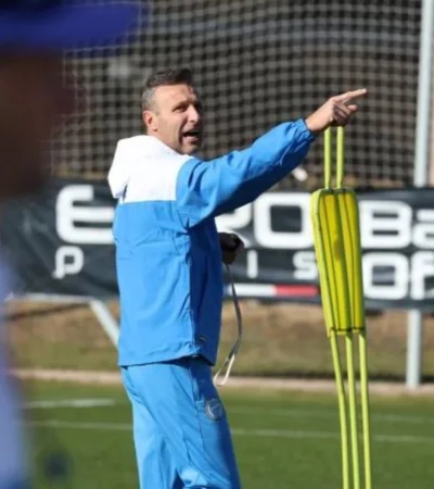 Ribonetto busca el mejor equipo para este sábado.