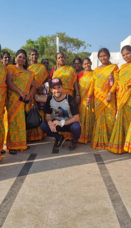 El periodista visitó diversos países con diferentes culturas/