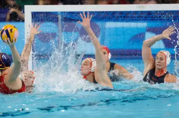 Tiroteo en el Mundial de Waterpolo obligó a jugadoras a escapar de la pileta en pleno partido