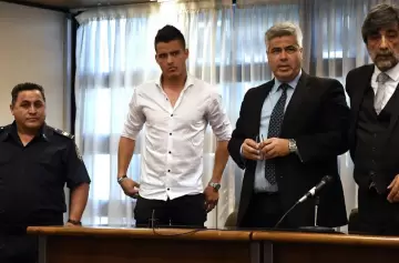 Un futbolista condenado por abuso sexual quedó en libertad y quiere volver a jugar