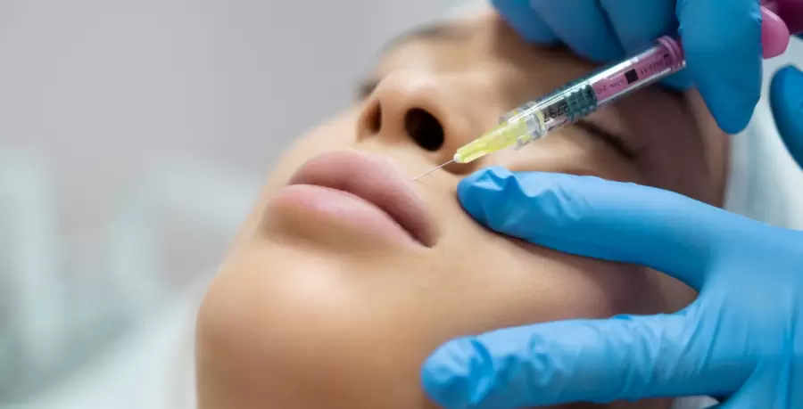 El ácido hialurónico se ha convertido en uno de los tratamientos estéticos más populares de la actualidad, gracias a sus sorprendentes resultados.