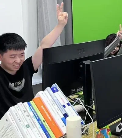 Simular que trabajàs para conseguir trabajo