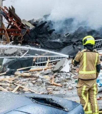 La deflagración causó daños considerables en un radio de un kilómetro y medio.