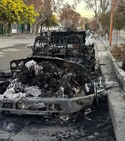 Camioneta incendiada de Marcos Rojo.