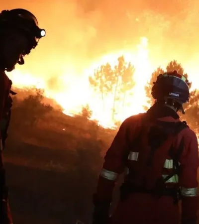 Focos de llamas, temperaturas por las nubes y hasta falta de agua en zonas caracterizadas por frecuentes lluvias es el panorama de parte de Europa.