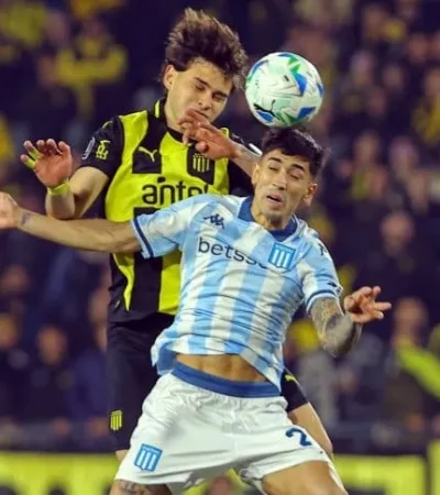 Peñarol venció a Racing en Uruguay