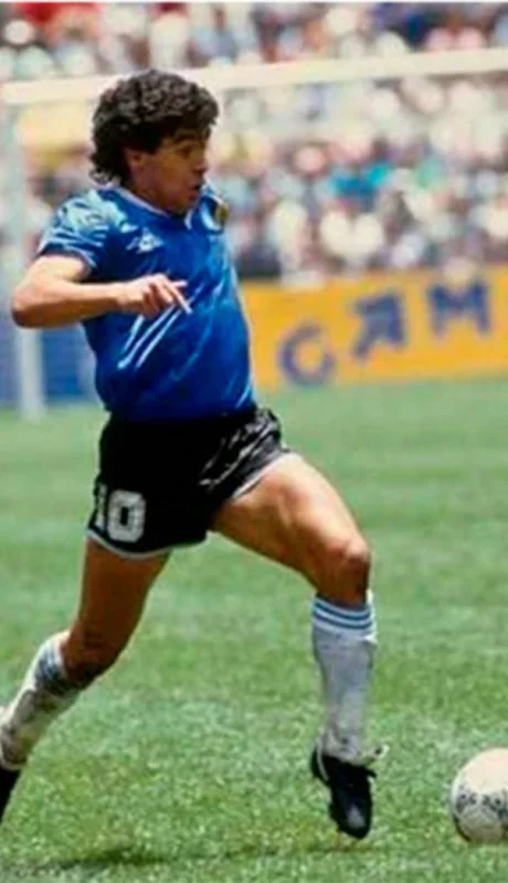Diego Armando Maradona.