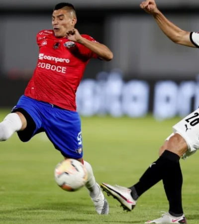 Pochi Chávez volvió a jugar tras tres años de retiro, pero fue expulsado a los nueve minutos en su debut con Wilstermann.